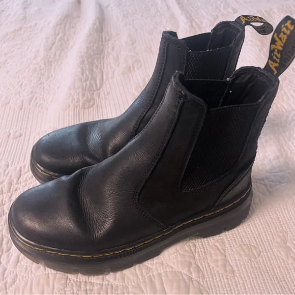 Dr Martens Classic Chelsea Boots. Air Cushion Soles. Black Elastic Side Panels. Flora Smooth Chelsea Boots in Black | Dr. Martens main image 3